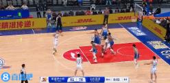 連續(xù)吃癟！克里斯先是籃下被李炎哲大帽&又被李炎哲生斷